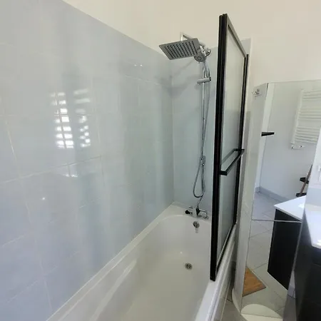 펜션 6/8 Personnes Confort Saint-Martin-des-Besaces