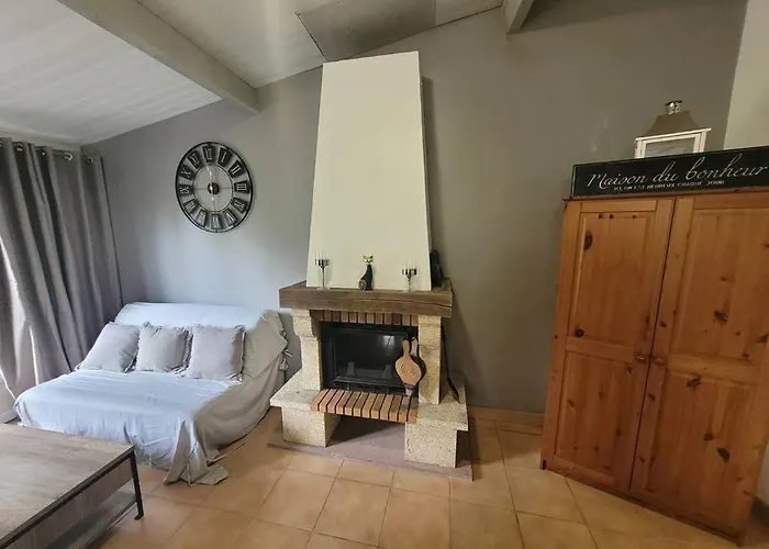 בית נופש 6/8 Personnes Confort Saint-Martin-des-Besaces